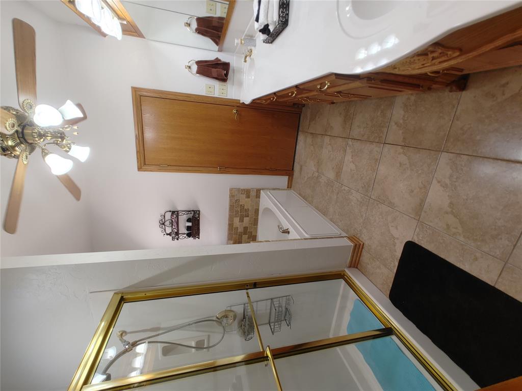 1516 Sw 136th Street Property Photo 5