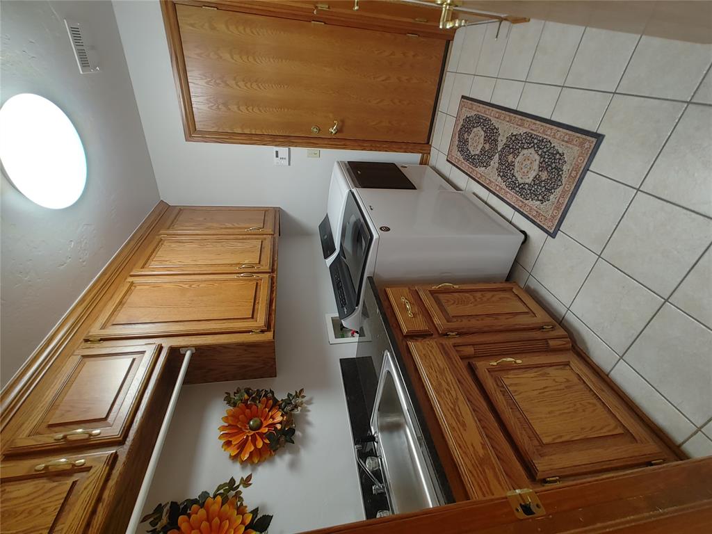 1516 Sw 136th Street Property Photo 7
