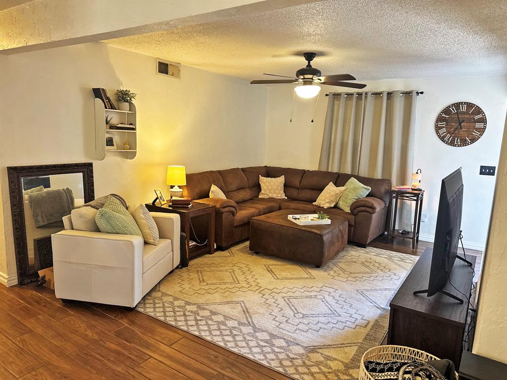 4912 S Dimple Drive Property Photo 2