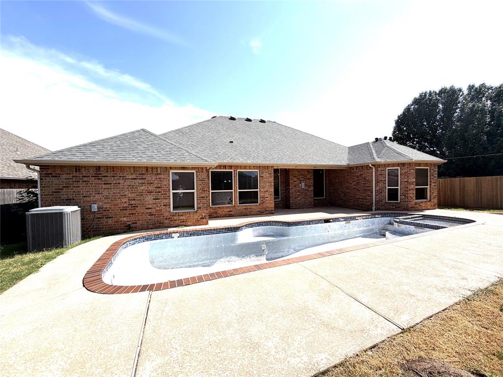 18309 El Greco Drive Property Photo 3