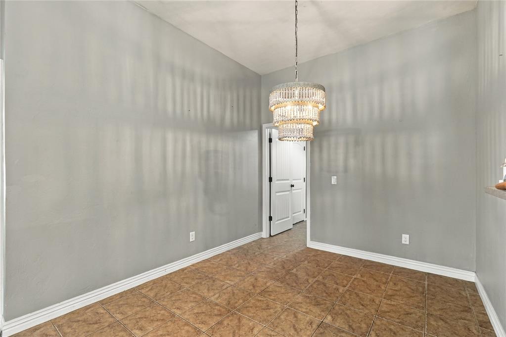 106 N Boardwalk Street Property Photo 9