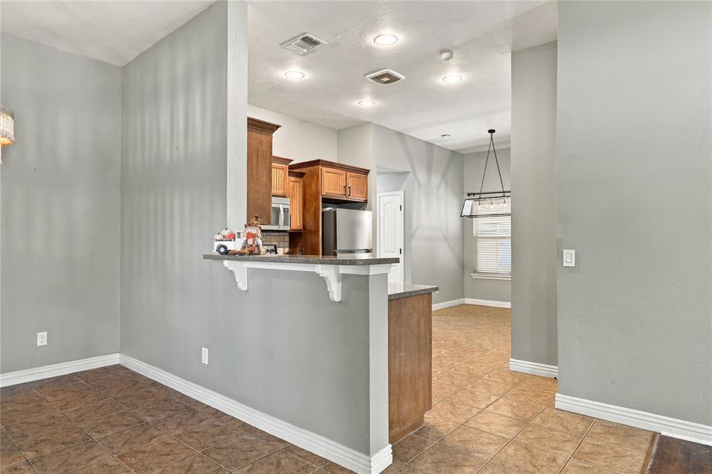 106 N Boardwalk Street Property Photo 10