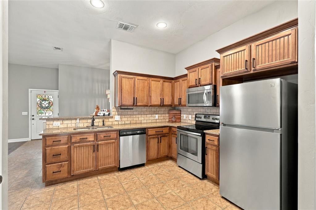 106 N Boardwalk Street Property Photo 12