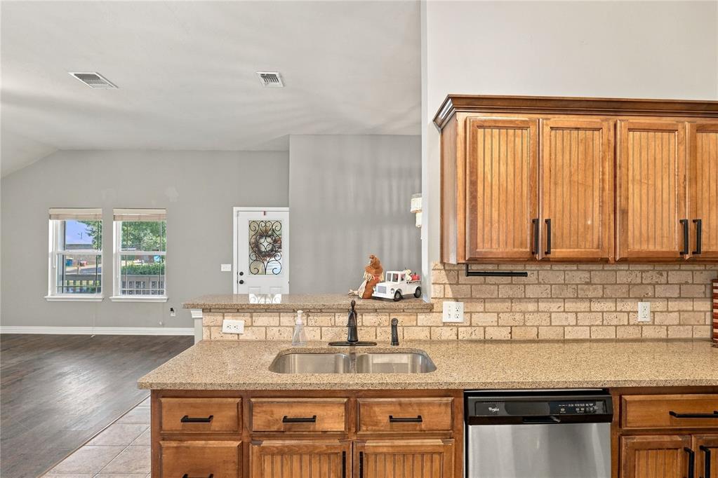 106 N Boardwalk Street Property Photo 14