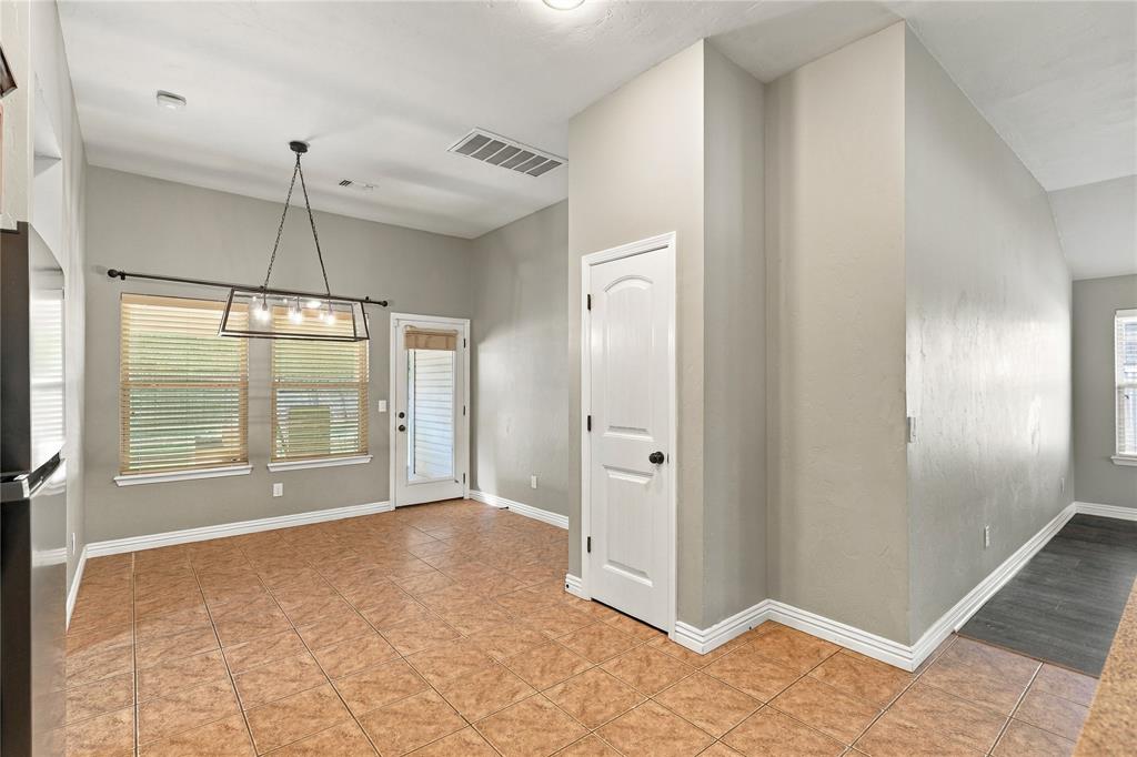 106 N Boardwalk Street Property Photo 15