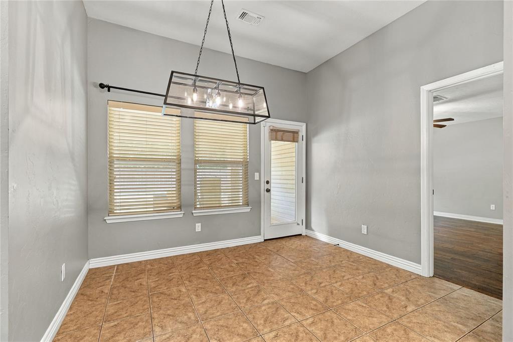 106 N Boardwalk Street Property Photo 16
