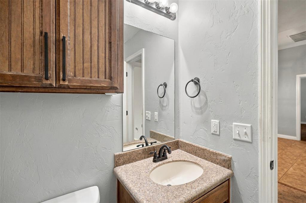 106 N Boardwalk Street Property Photo 25