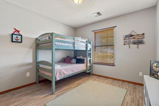 563 Adams Avenue Property Photo 15