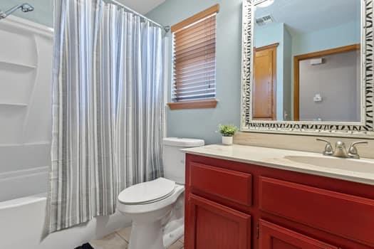 563 Adams Avenue Property Photo 18