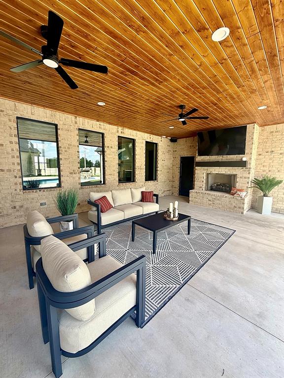 4700 Rustic Trail Property Photo 11