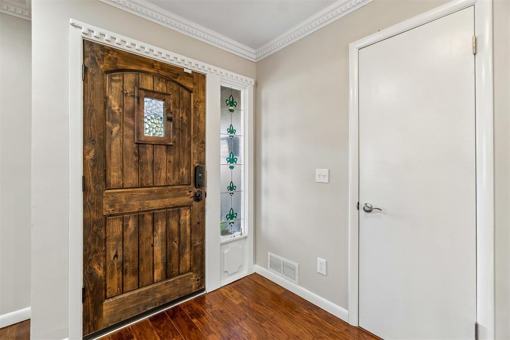 2304 Nw 49th Street Property Photo 5
