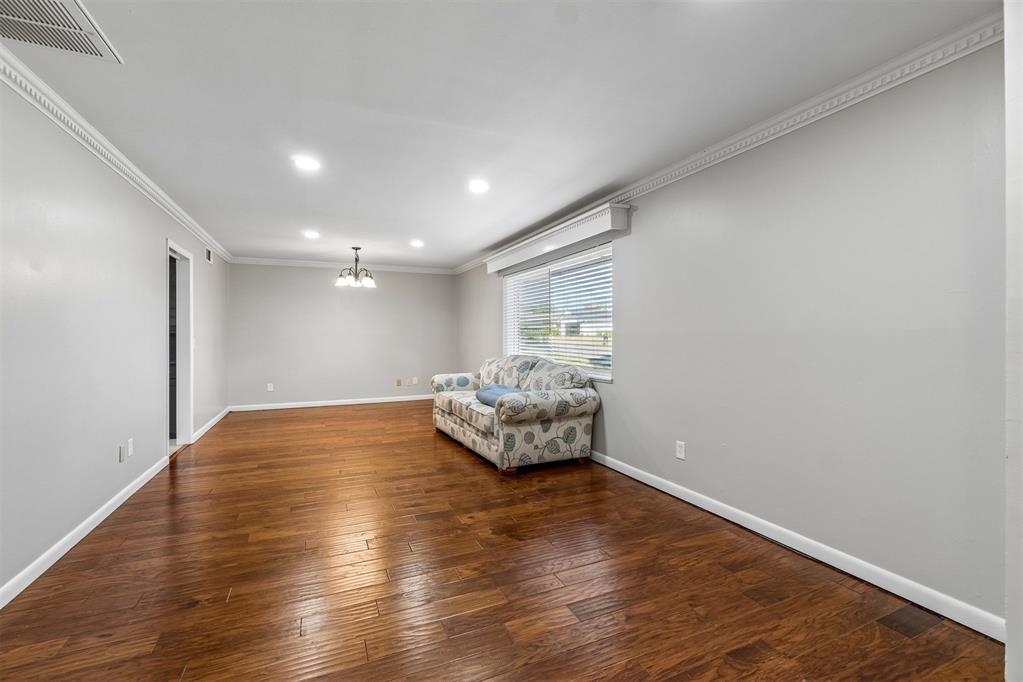 2304 Nw 49th Street Property Photo 8