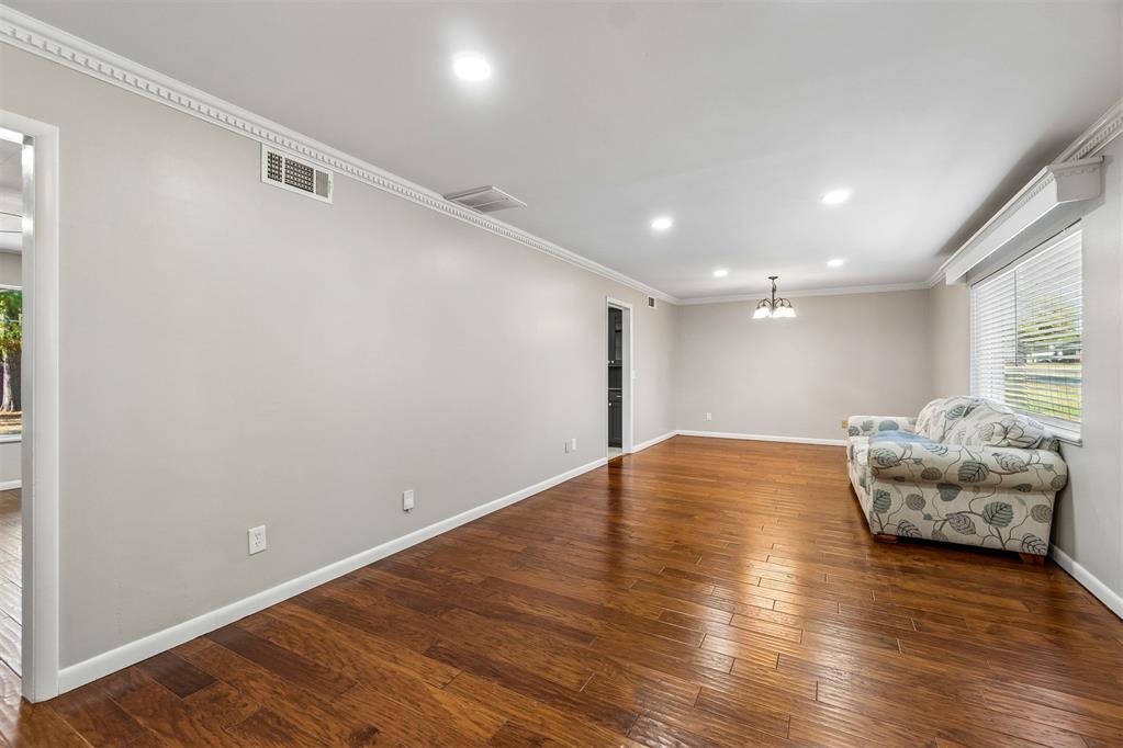 2304 Nw 49th Street Property Photo 10