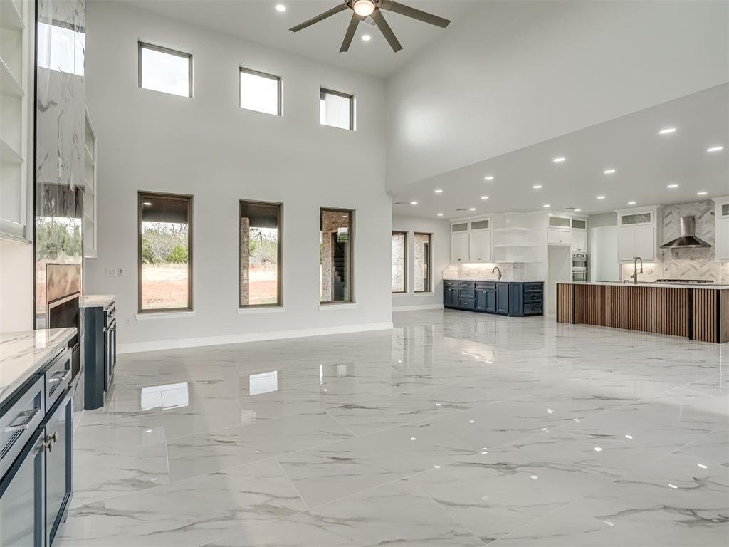 8302 Autumn Blaze Drive Property Photo 6