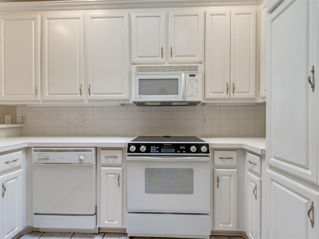 953 Heather Glen Drive Property Photo 8