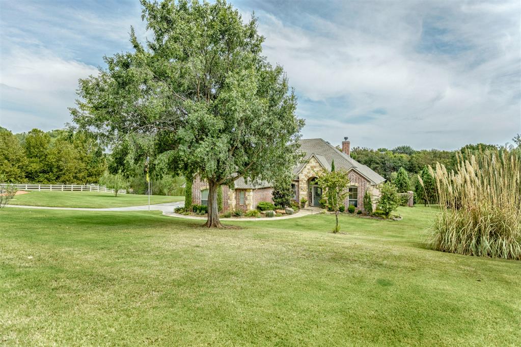 6814 Valley Ridge Drive Property Photo 3