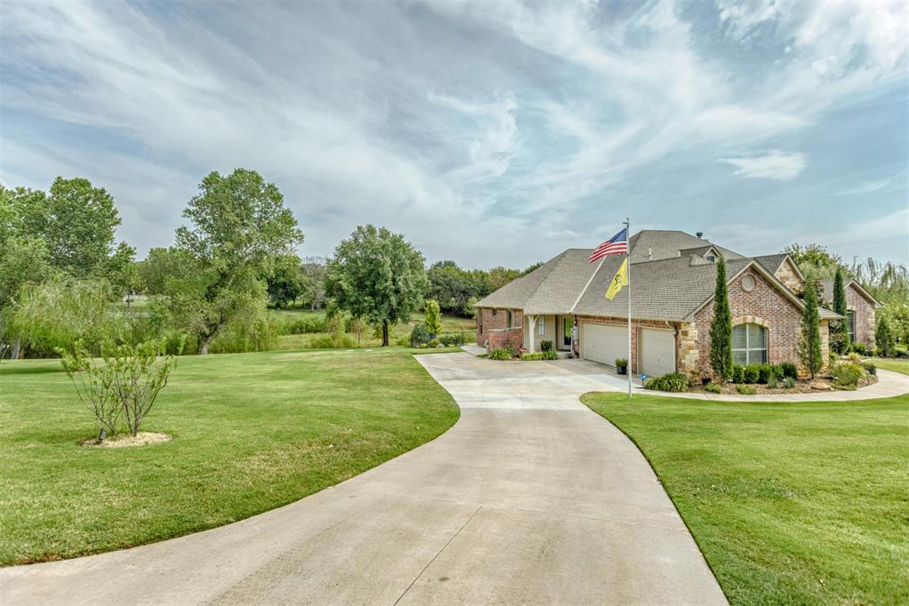 6814 Valley Ridge Drive Property Photo 4