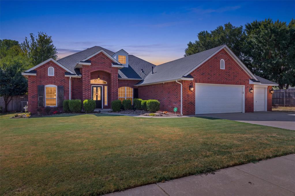 21574 Lake Shadows Drive Property Photo 2