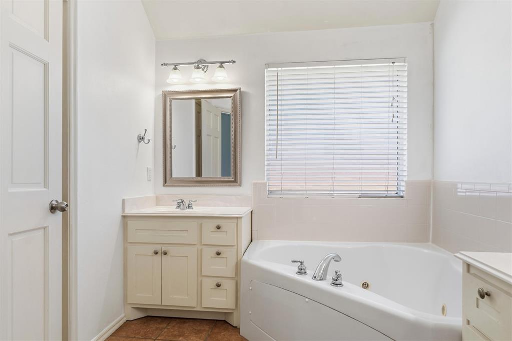 21574 Lake Shadows Drive Property Photo 20