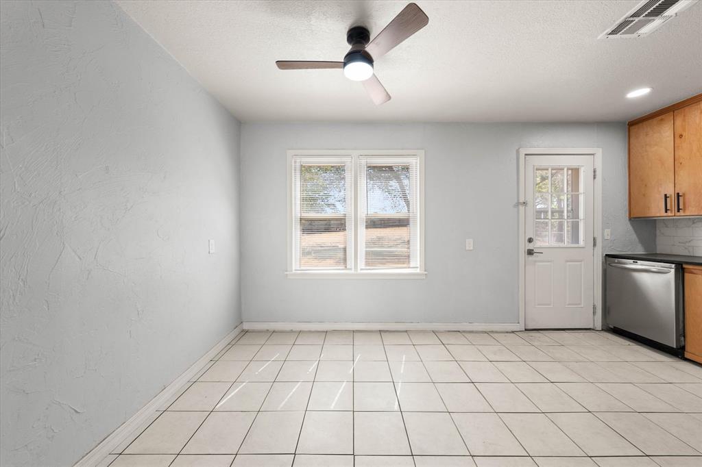 5802 Nw 24th Street Property Photo 17