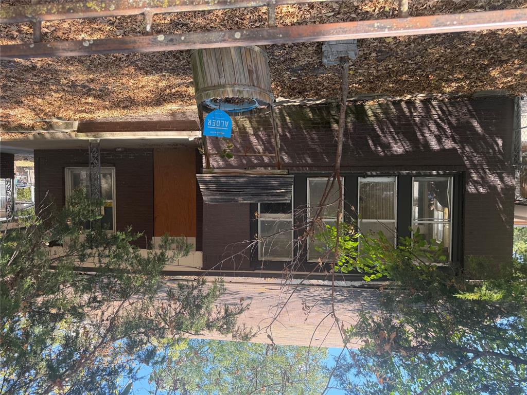 717 E Carter Street Property Photo 1