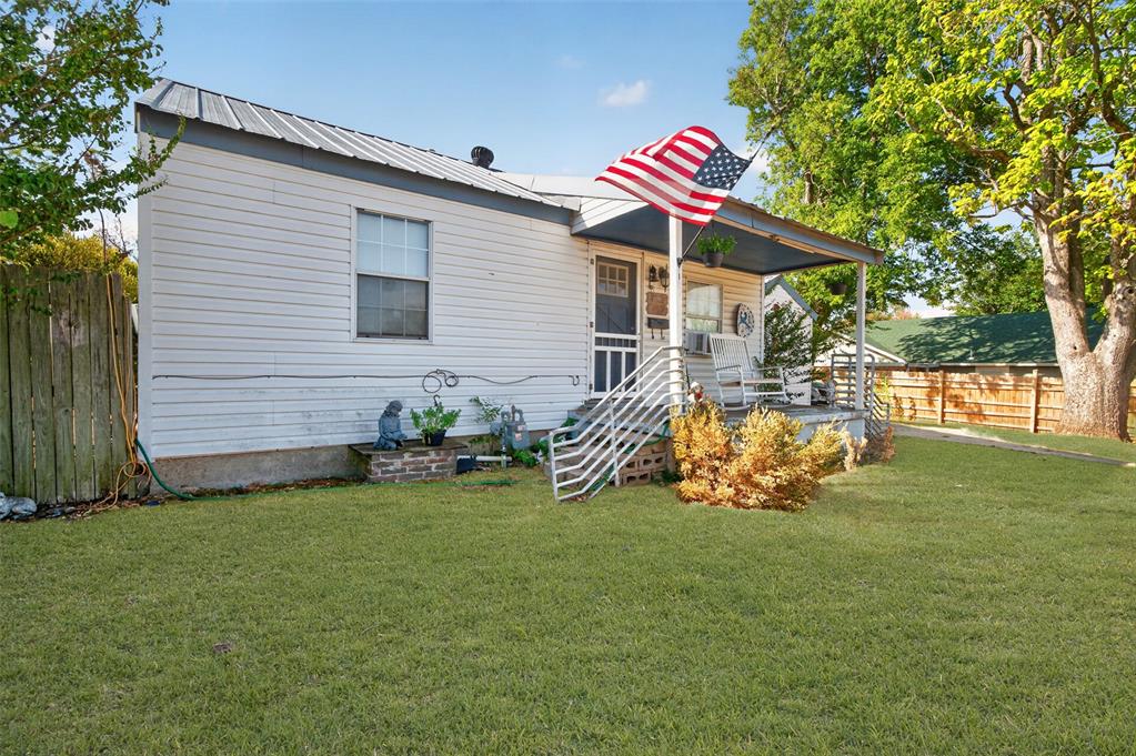 1113 W Arkansas Avenue Property Photo 2
