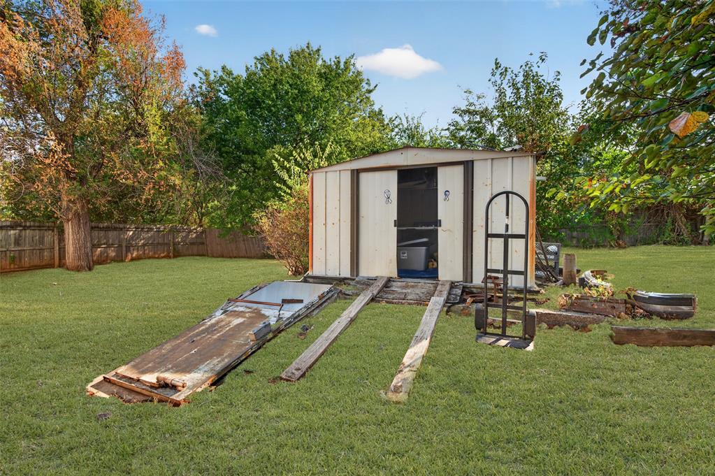 1113 W Arkansas Avenue Property Photo 27