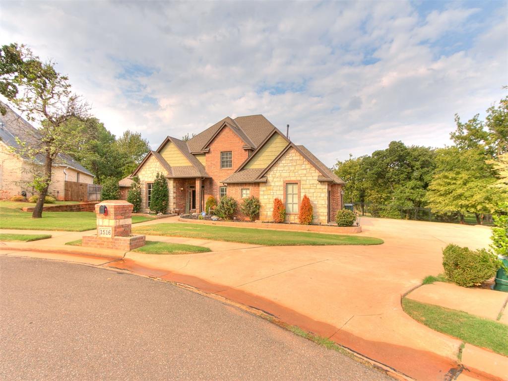 1516 Briar Forest Circle Property Photo 2