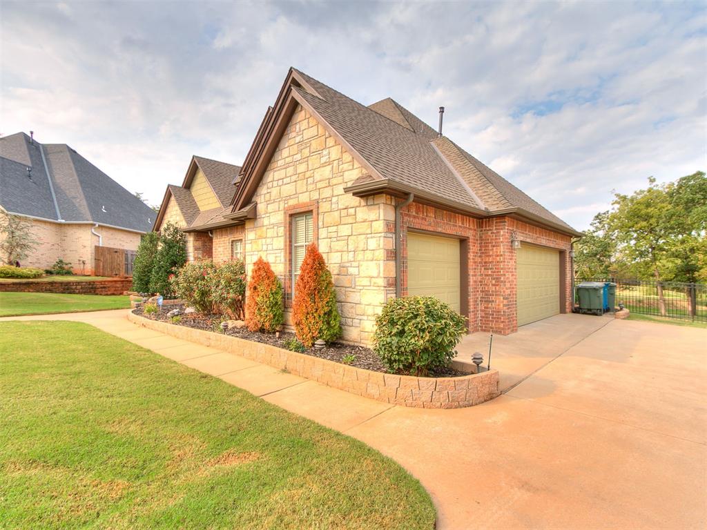 1516 Briar Forest Circle Property Photo 4