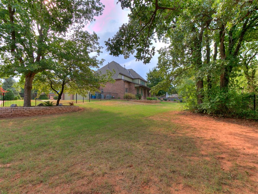 1516 Briar Forest Circle Property Photo 9