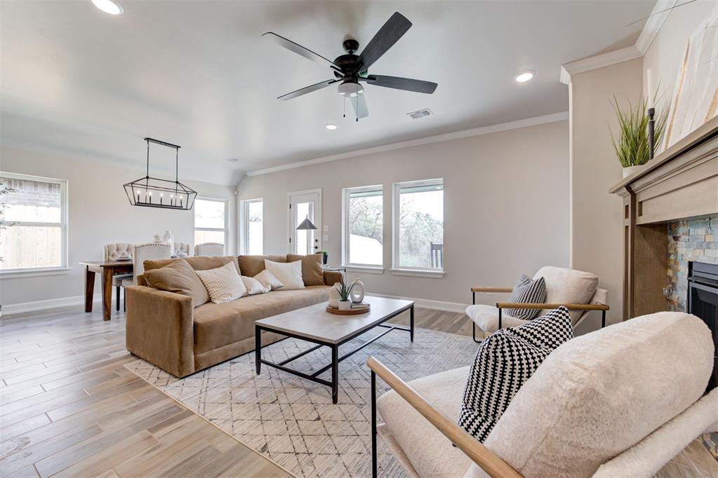 4933 Desert Willow Lane Property Photo 4