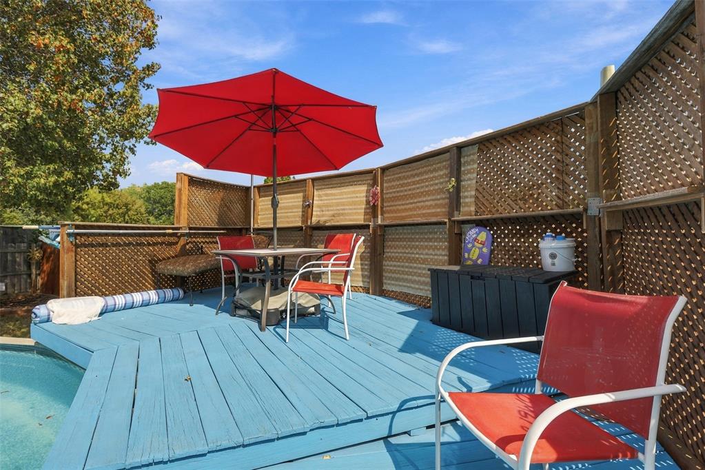 11613 Lochwood Drive Property Photo 4