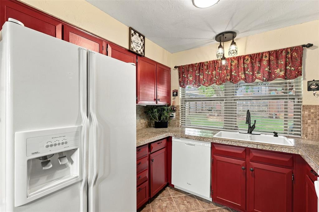 11613 Lochwood Drive Property Photo 10