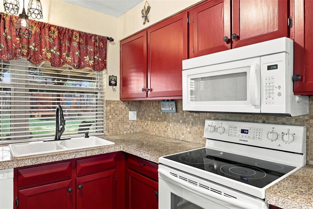 11613 Lochwood Drive Property Photo 11