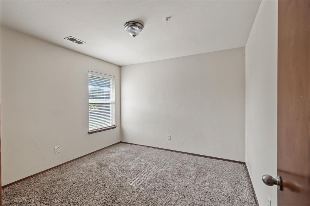 15601 Traditions Drive Property Photo 19