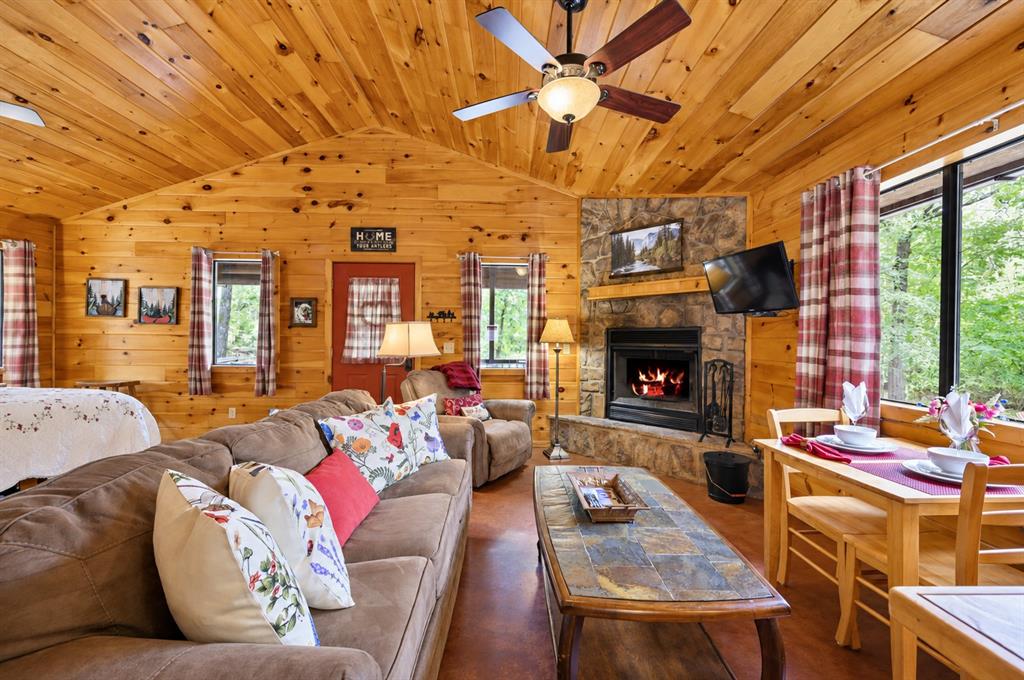 288 Split Shot Circle Property Photo 7