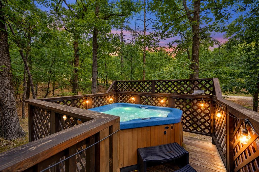 288 Split Shot Circle Property Photo 11