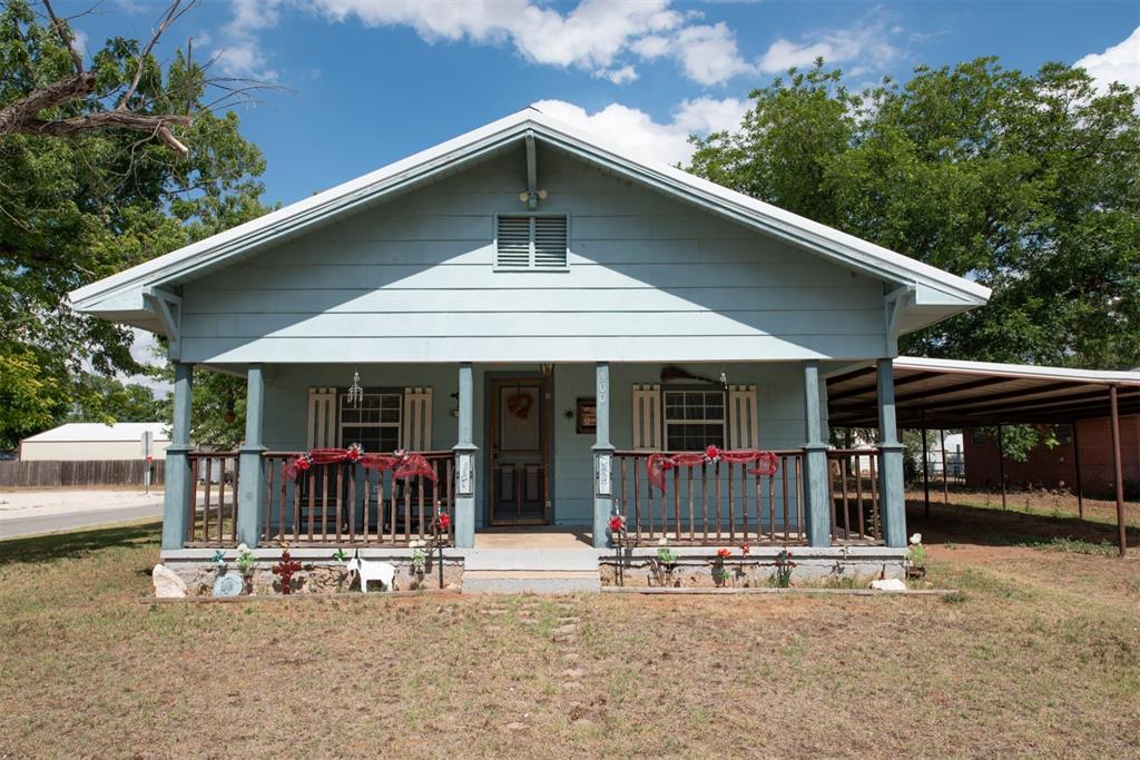 300 S Cedar Avenue Property Photo 2
