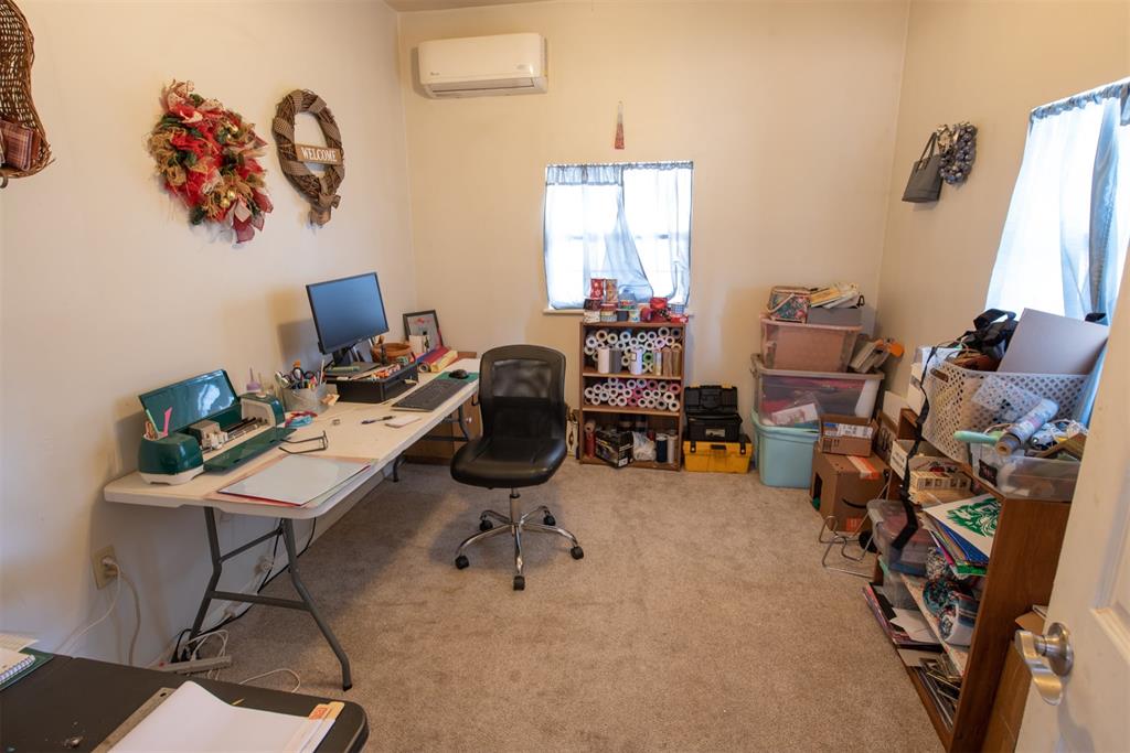 300 S Cedar Avenue Property Photo 8