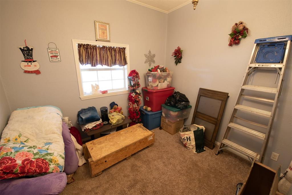 300 S Cedar Avenue Property Photo 10