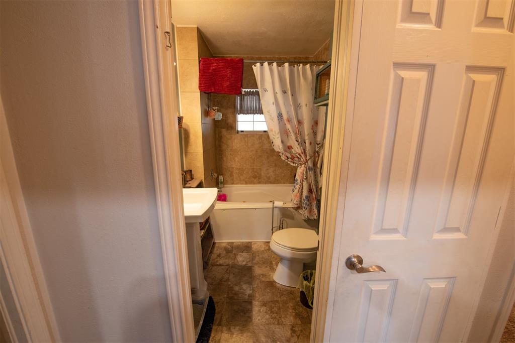 300 S Cedar Avenue Property Photo 11