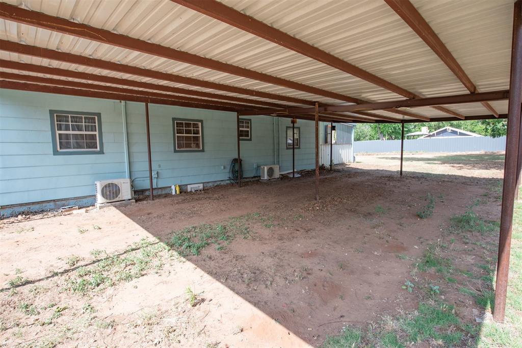 300 S Cedar Avenue Property Photo 23