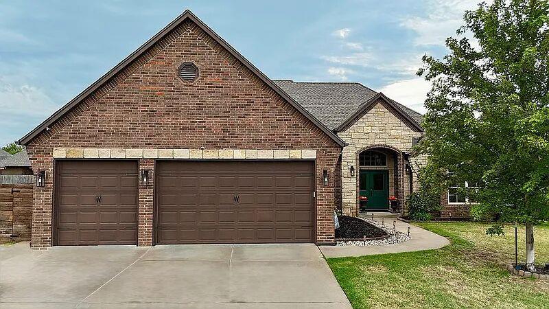 12624 Lexington Drive Property Photo 2