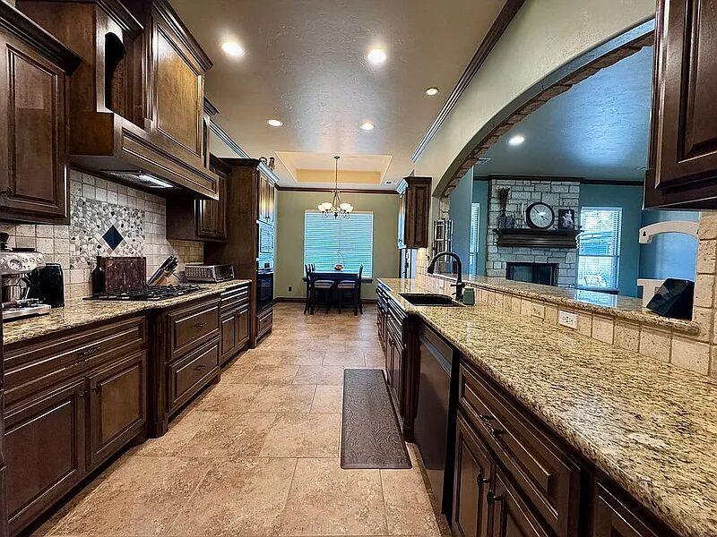 12624 Lexington Drive Property Photo 8