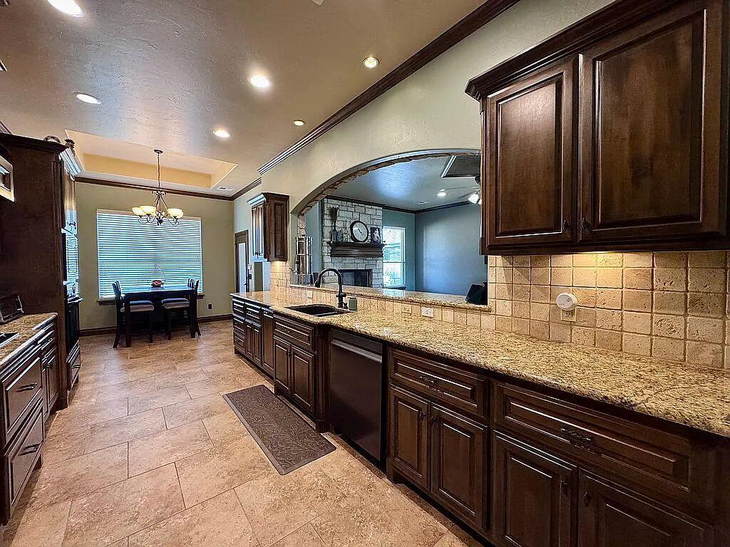 12624 Lexington Drive Property Photo 9