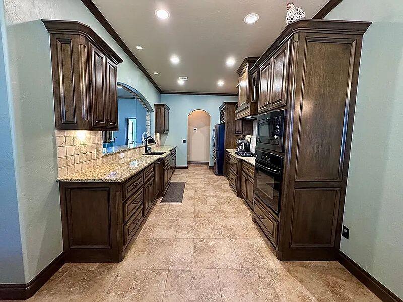 12624 Lexington Drive Property Photo 10