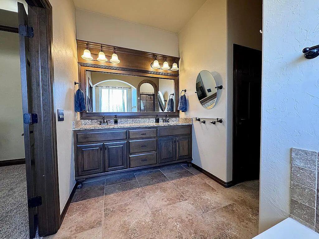 12624 Lexington Drive Property Photo 21