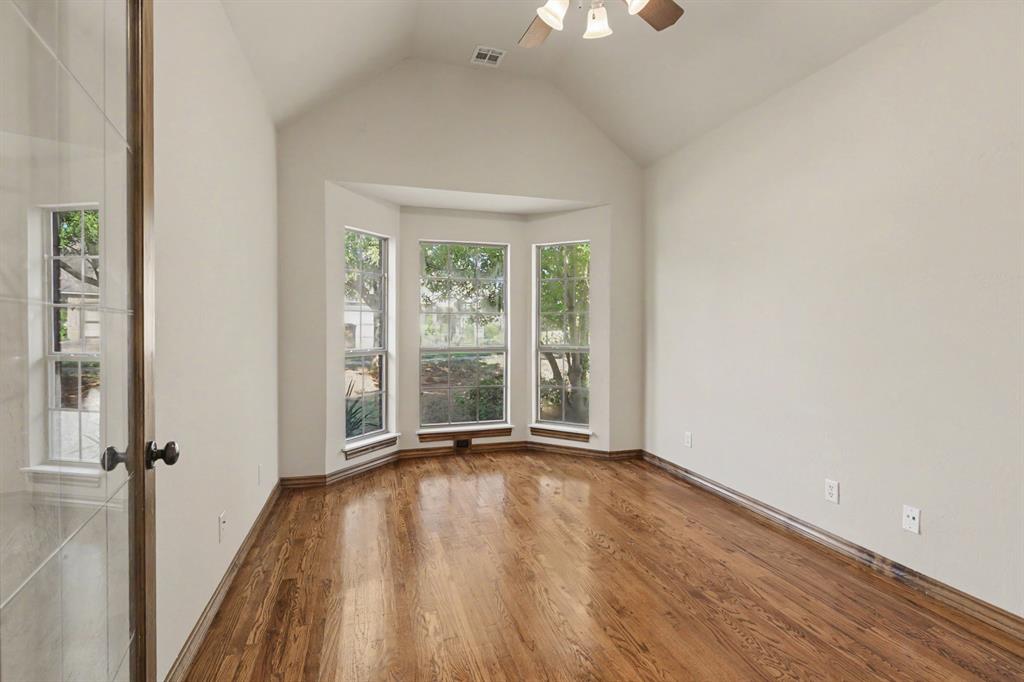 16208 Old Oak Drive Property Photo 5