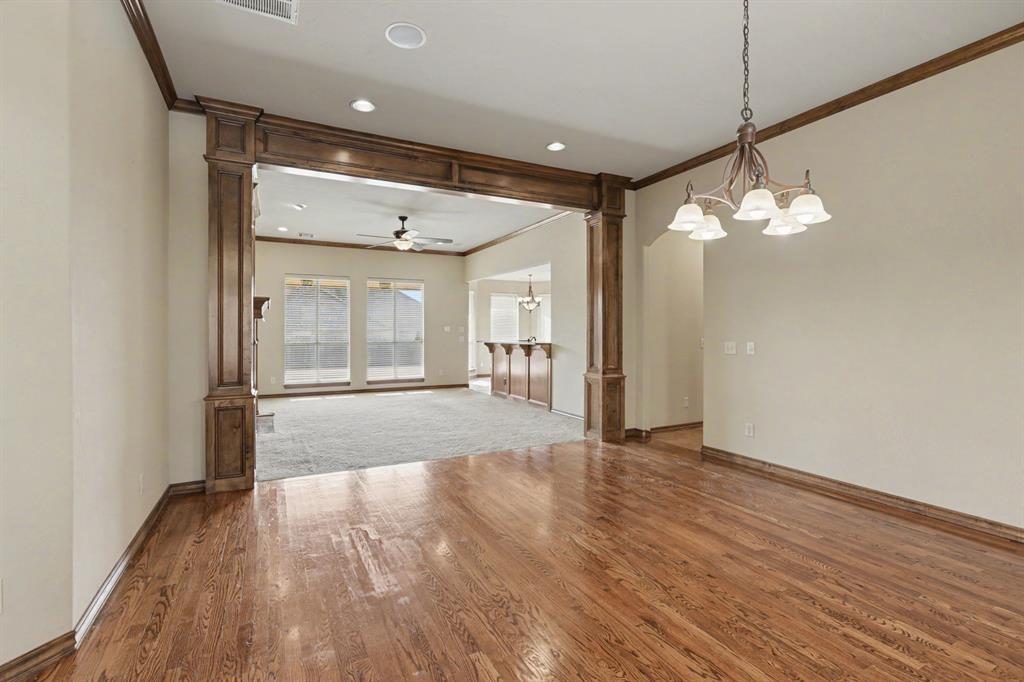 16208 Old Oak Drive Property Photo 6