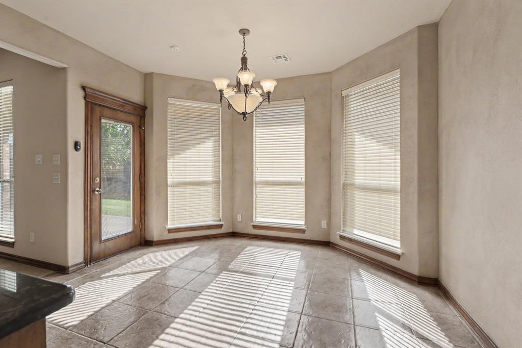 16208 Old Oak Drive Property Photo 10
